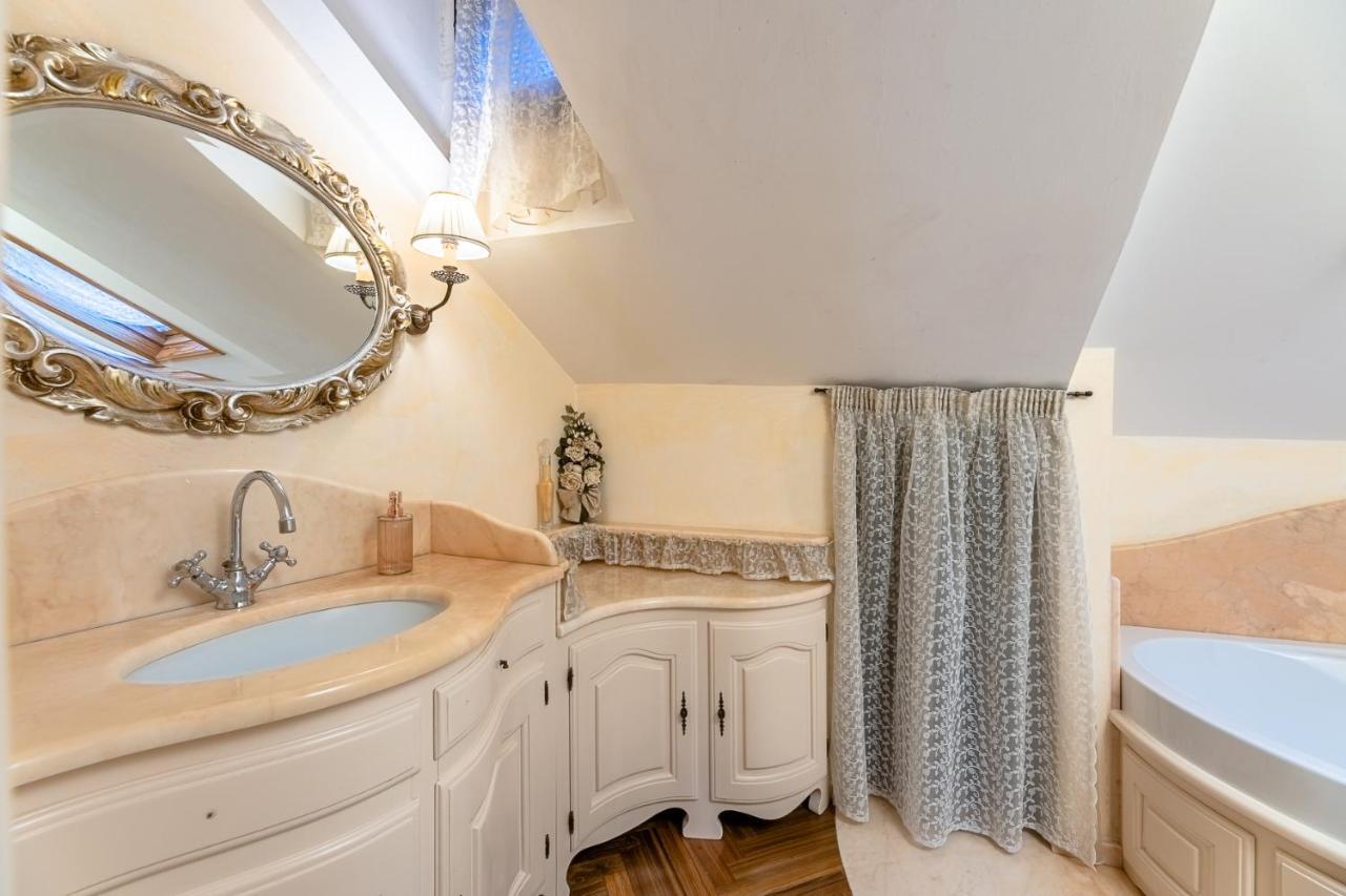 Dimora Lucrezia Appartement Savona Buitenkant foto
