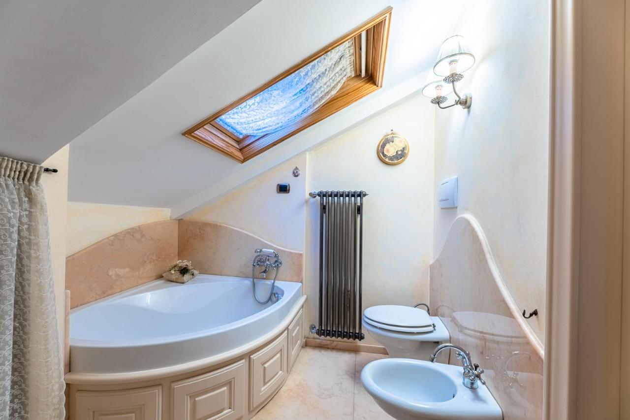 Dimora Lucrezia Appartement Savona Buitenkant foto